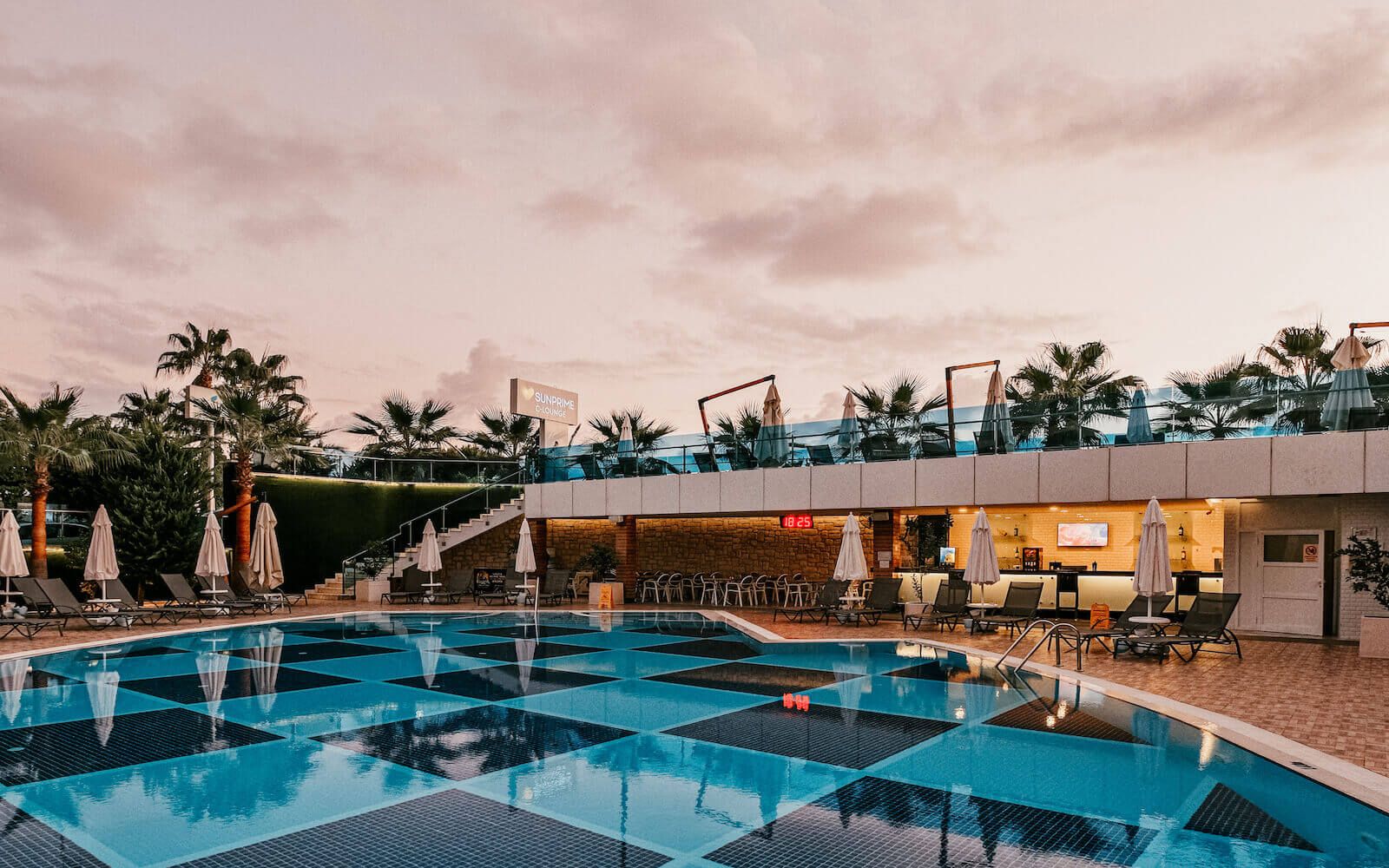 Sunprime C-Lounge Alanya, Pool and Beach