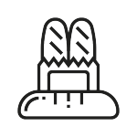 Deux pains sont posés sur un pain.