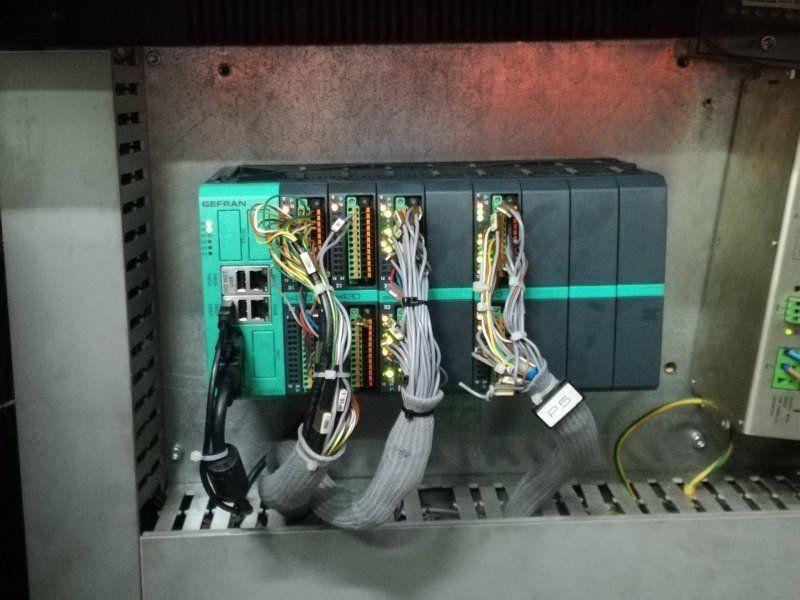 quadro elettrico di macchinario per formatura metalli