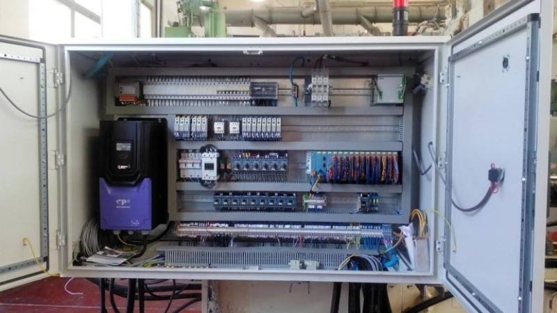 pannello di controllo di movimento di pressa a iniezione