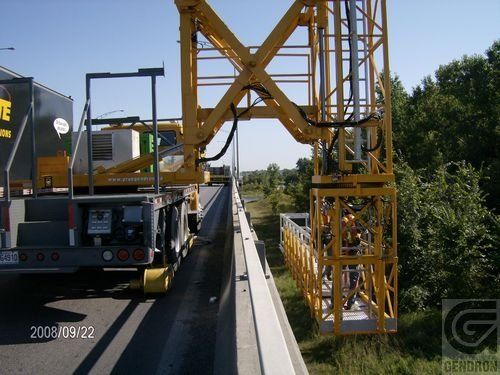 Une photo d'un pont a été prise en 2003
