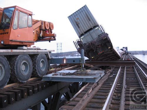 Une grue avec le mot Grove sur le côté