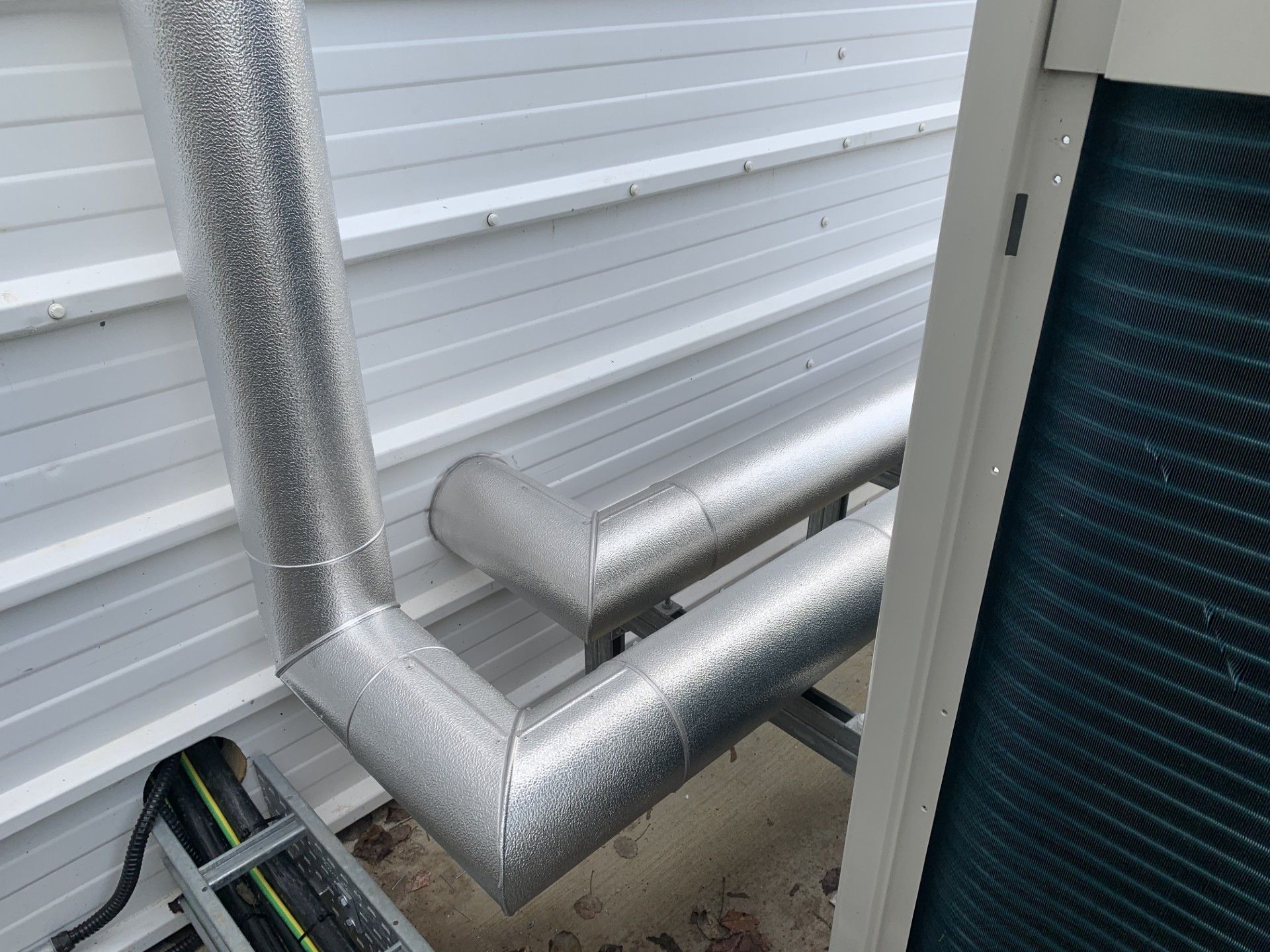 external pipework for a chiller fully insulated and cladding supplied by Lagforce