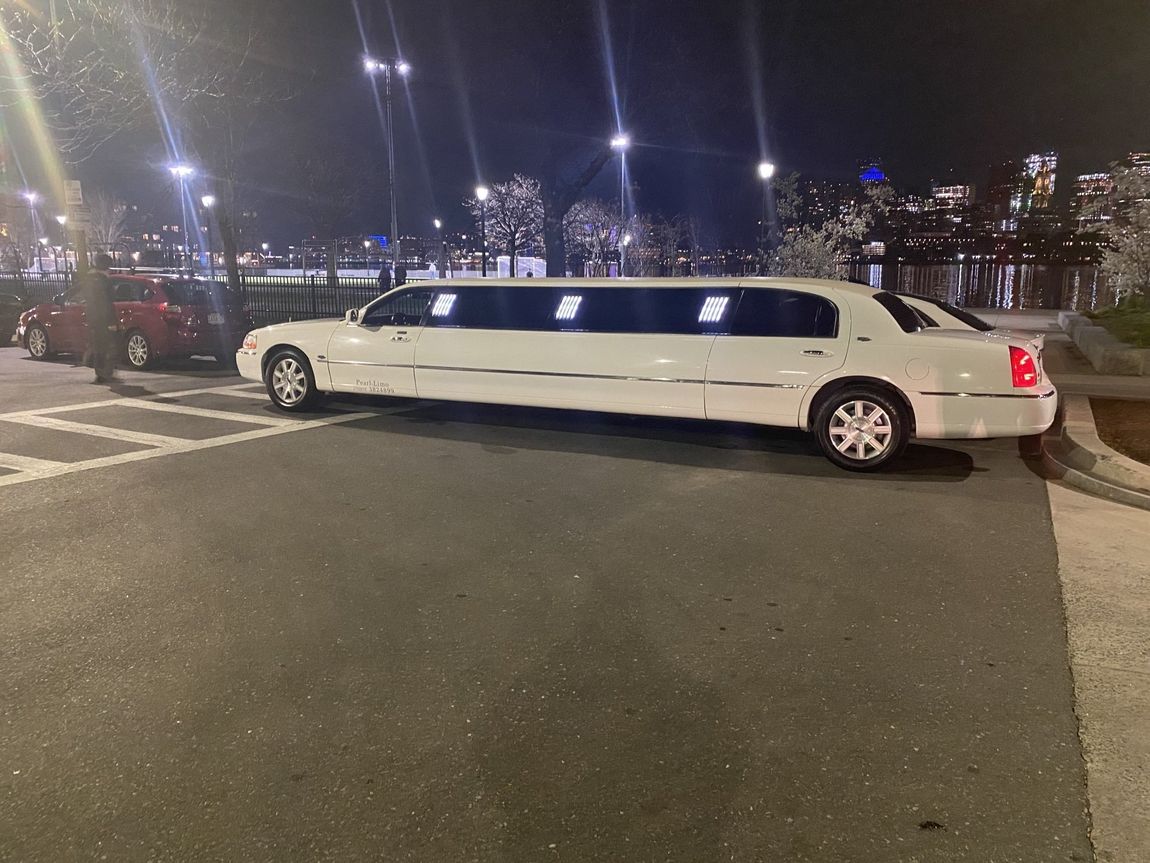 Best Massachusetts Limo Service | Norwood, MA | Pearls Limousine