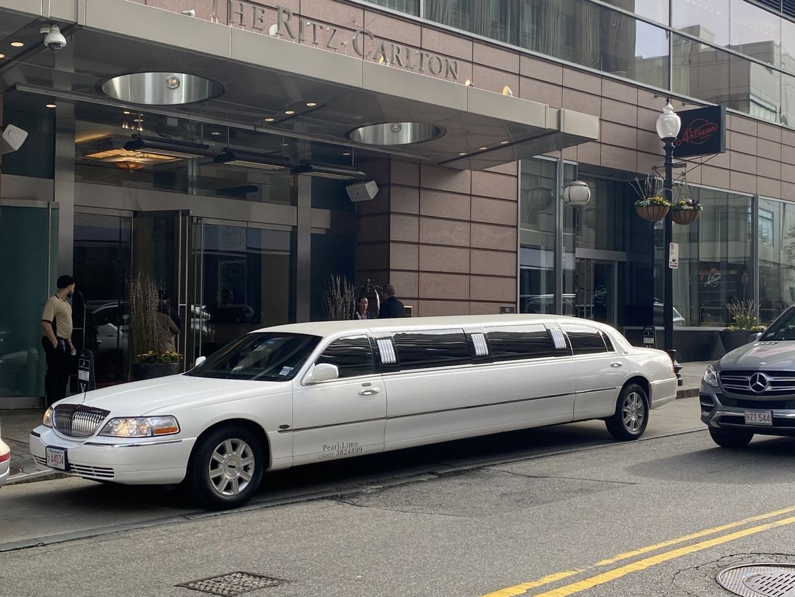 Best Massachusetts Limo Service | Norwood, MA | Pearls Limousine