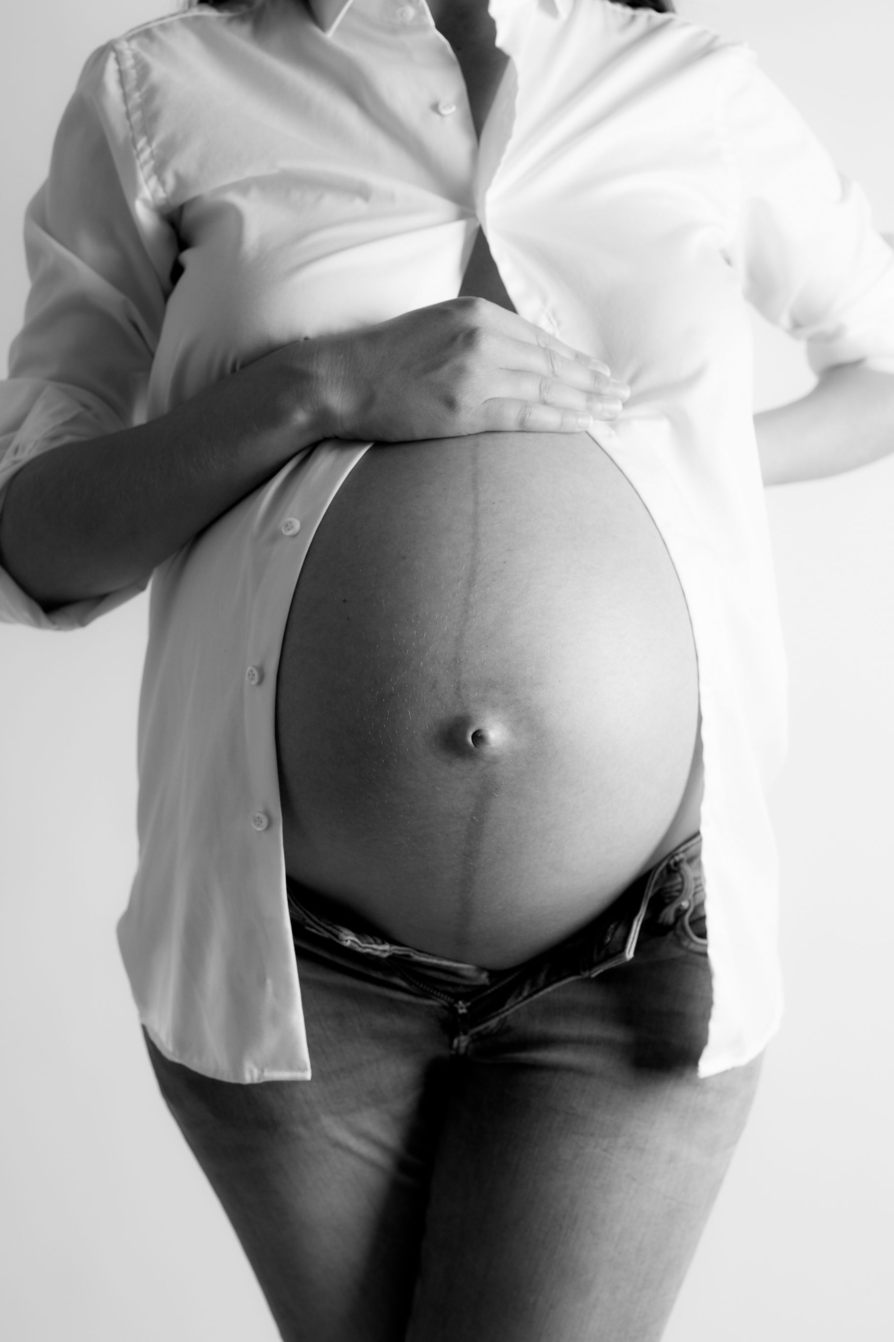 Schwangerschaftsfotografie Schwarzweiss