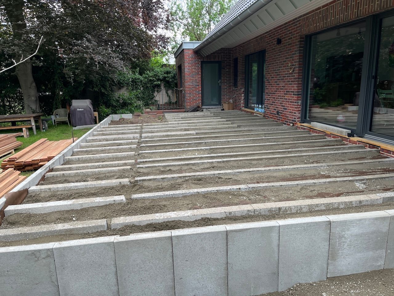 Terrassenumbau und -erweiterung. div. Ansichten und Bauabschnitte 