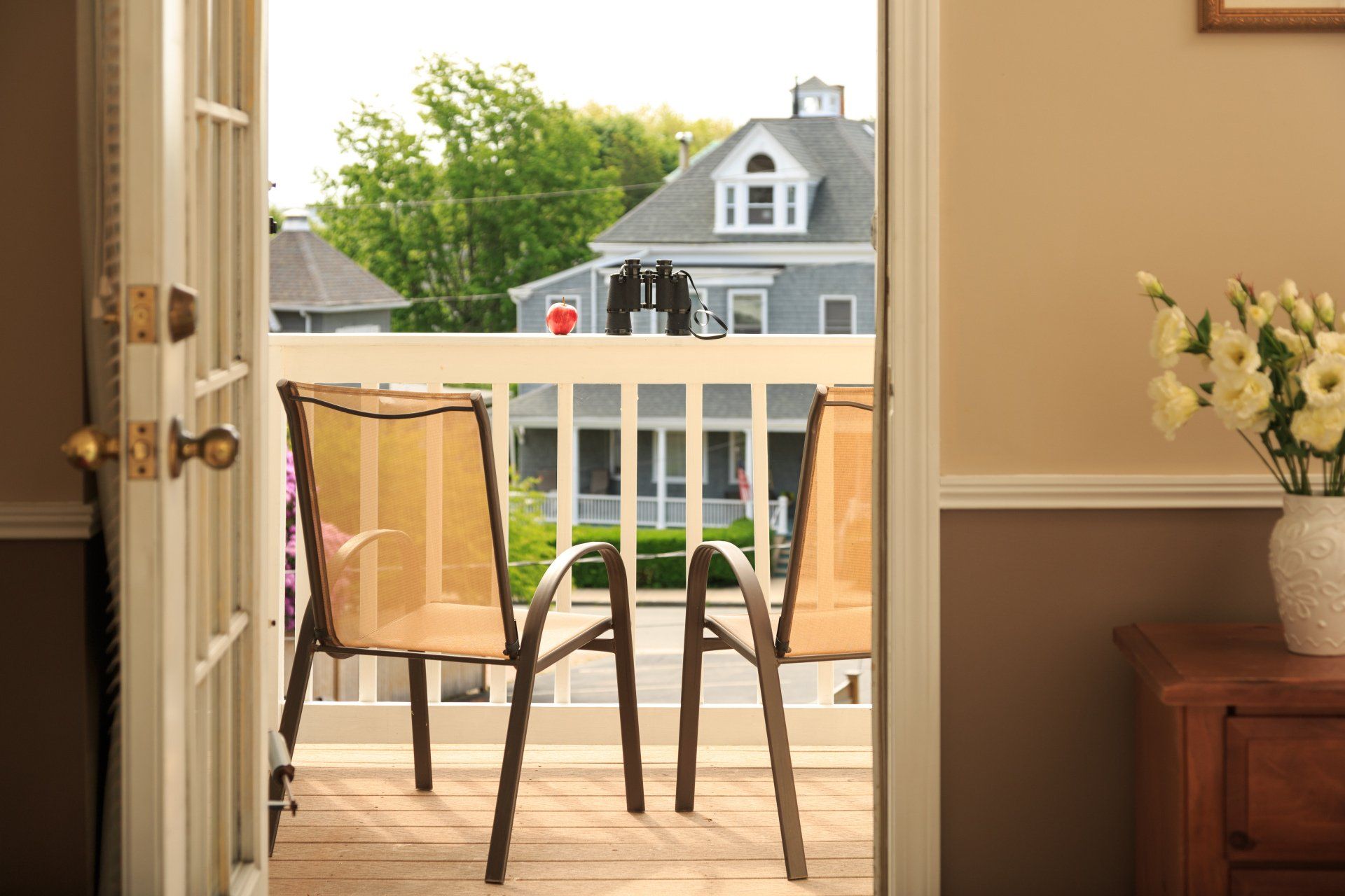 Relaxing Balcony 2 | Beech Tree Inn, Newport