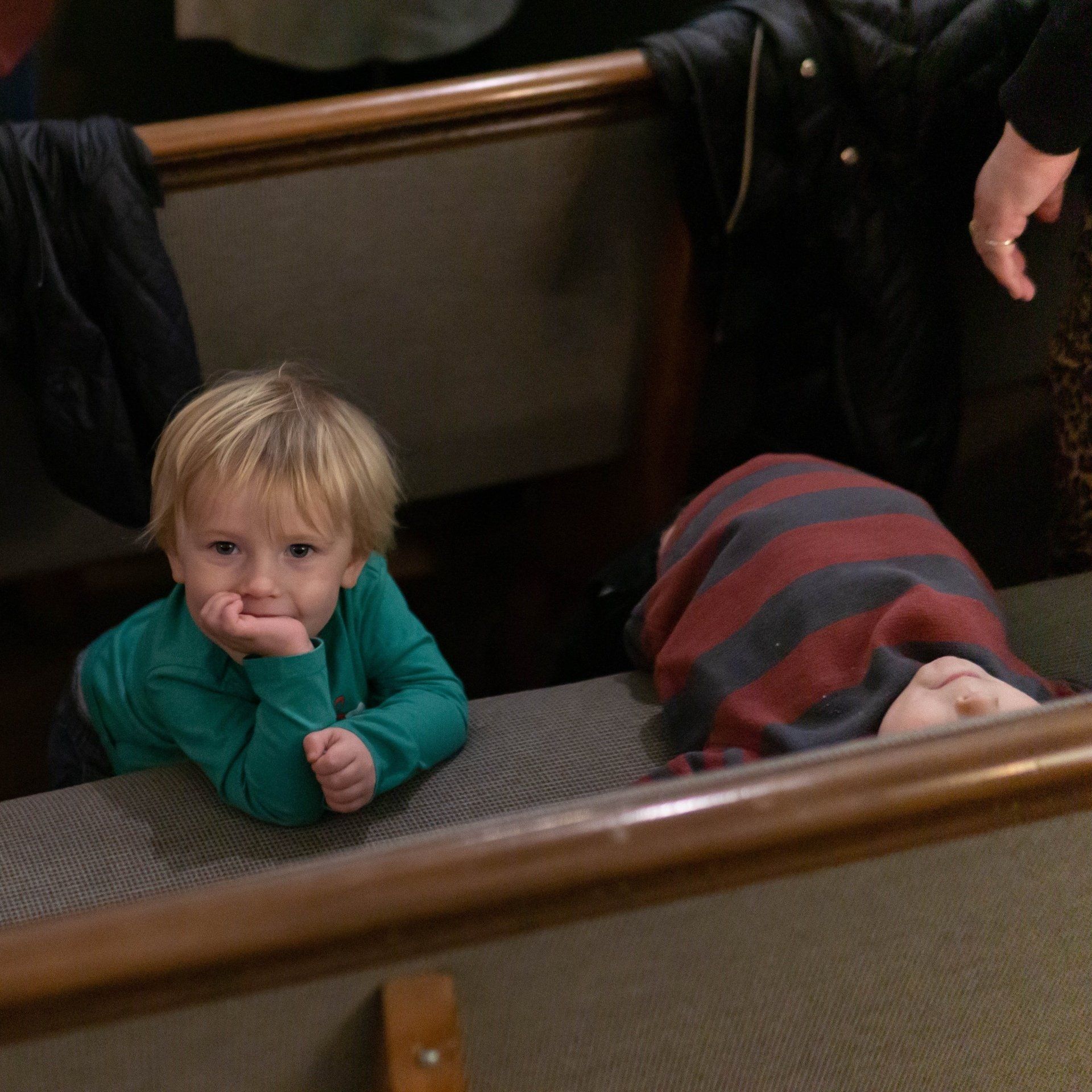 kids on church pews