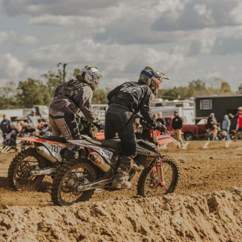 Race of Dirt Motorbike