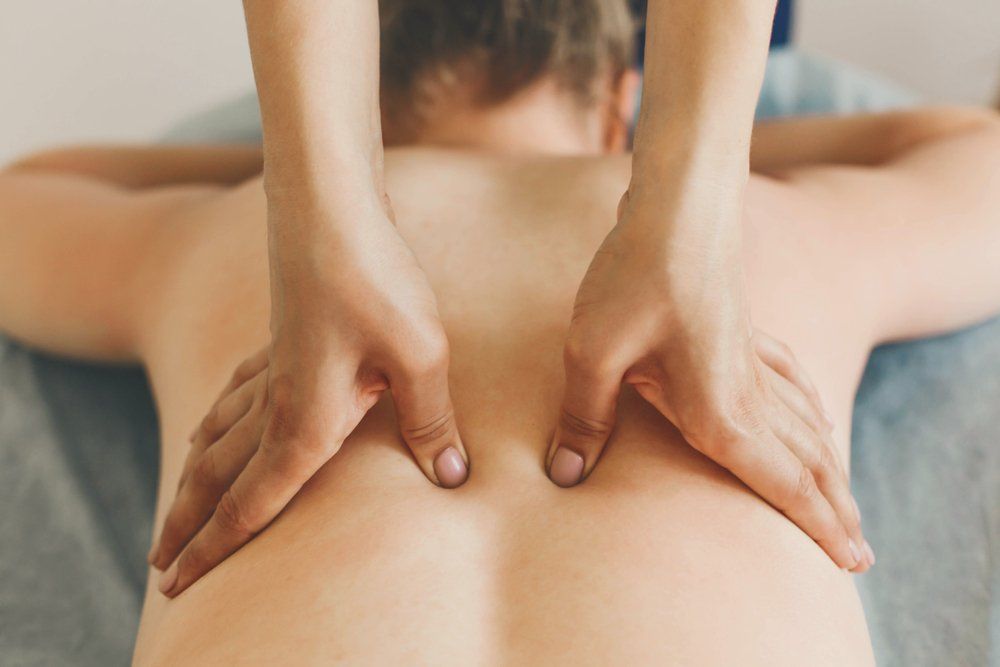 Back Massage Treatment — Massage Therapist in Mount Louisa, QLD