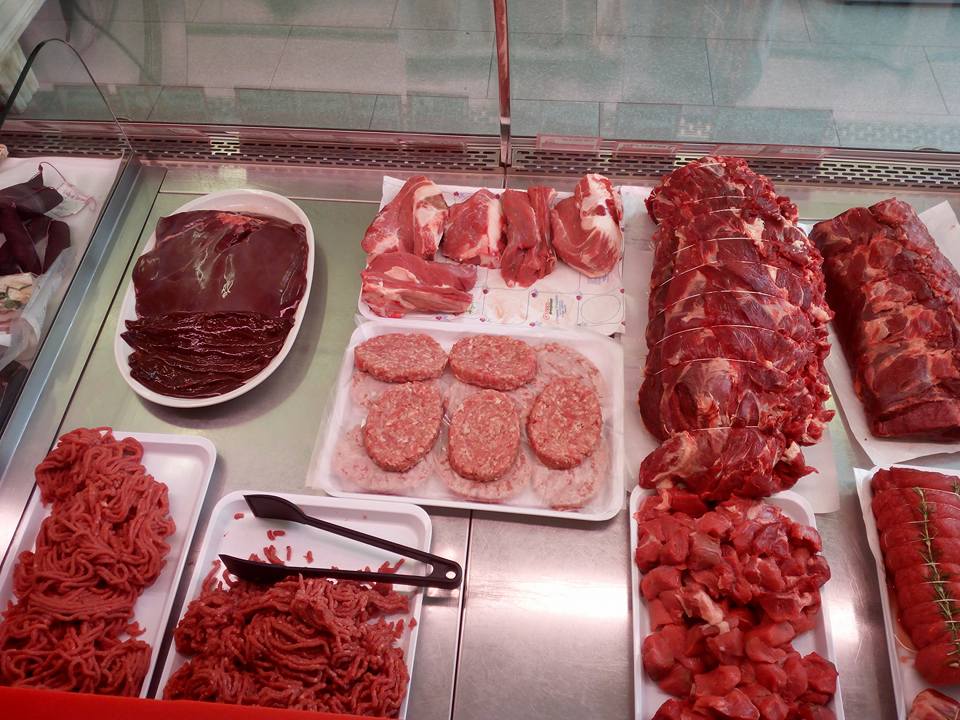 hamburger, carne macinata e tagli di carne