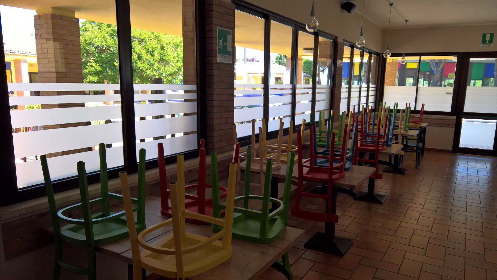 vetrofanie ristorante Macerata Celaschi Targhe