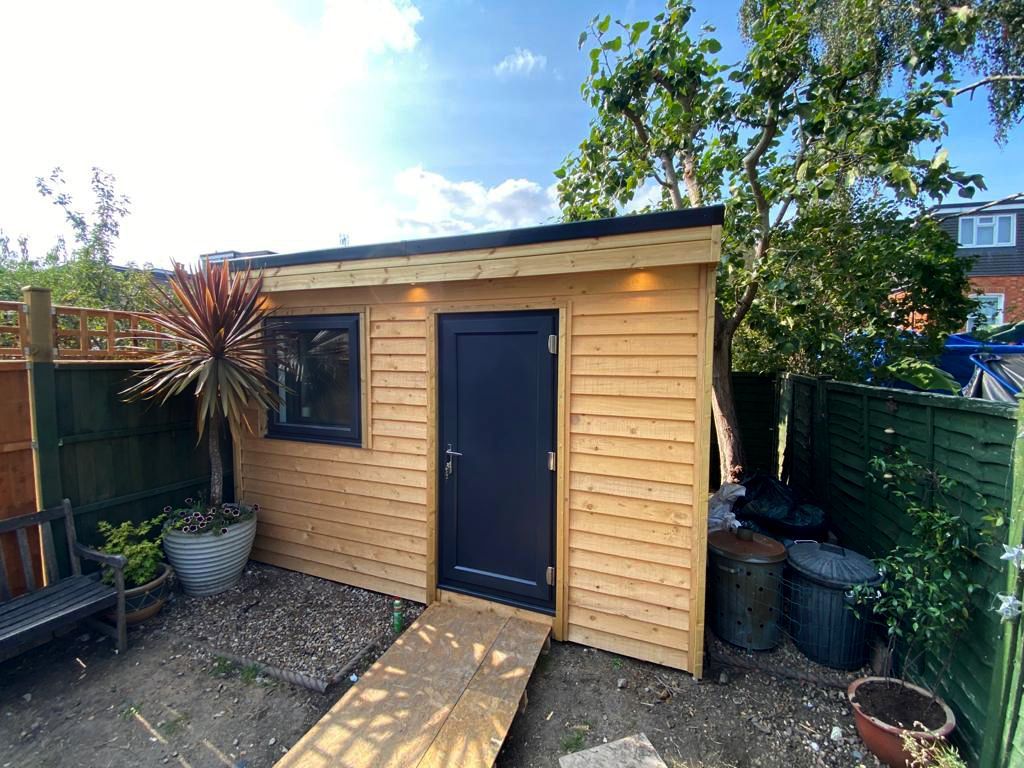 Garden room as a soundproof music studio