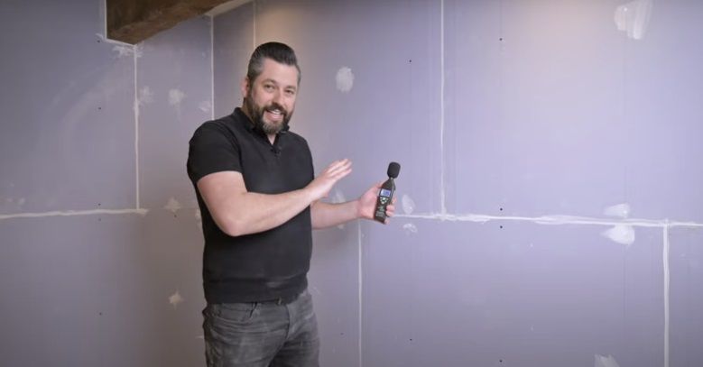 Soundproofed wall with SoundBoard 4
