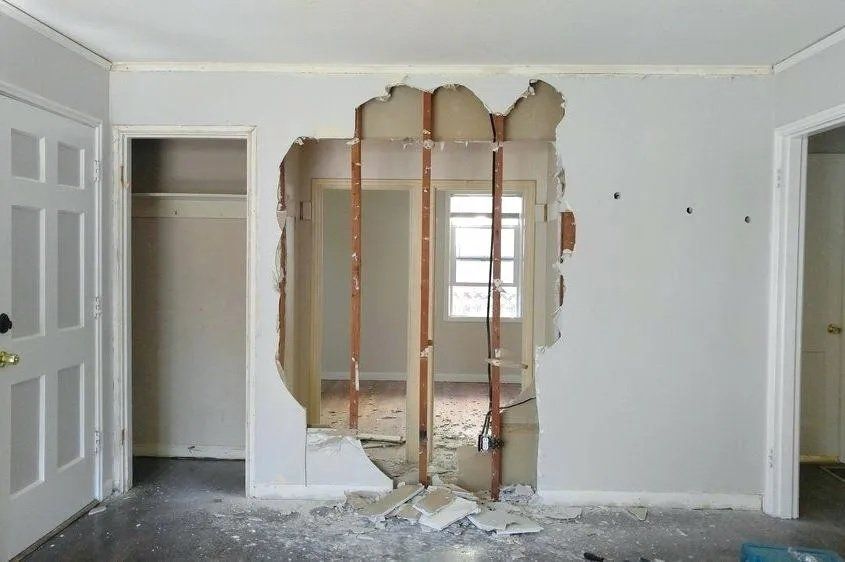 Stud wall before soundproofing