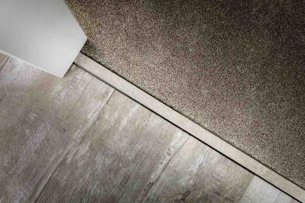 Threshold strip carpet to wood