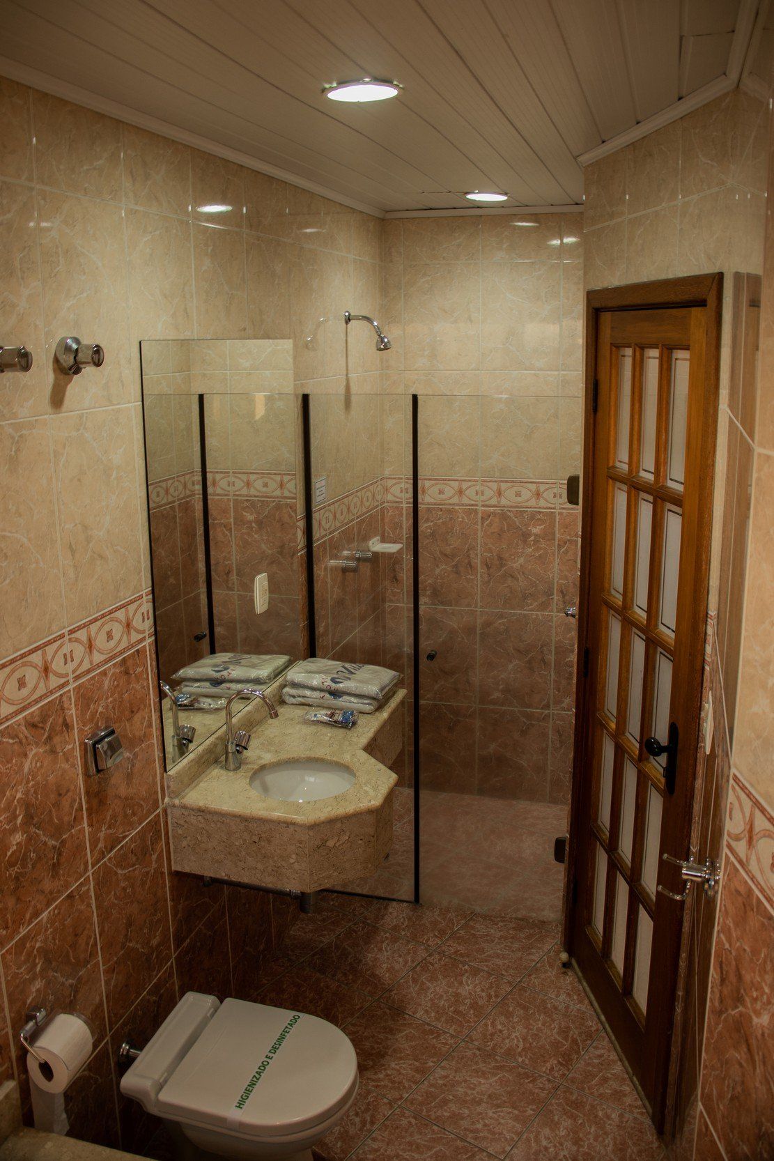 banheiro Villa's Hotel