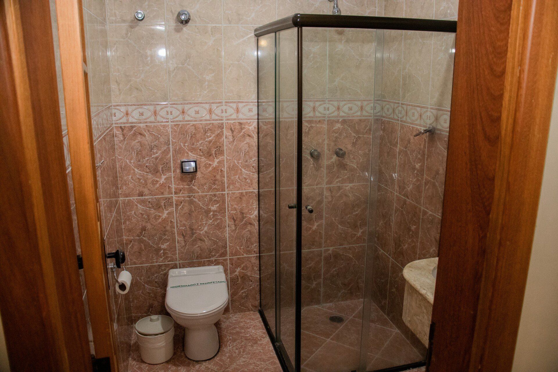 banheiro Villa's Hotel