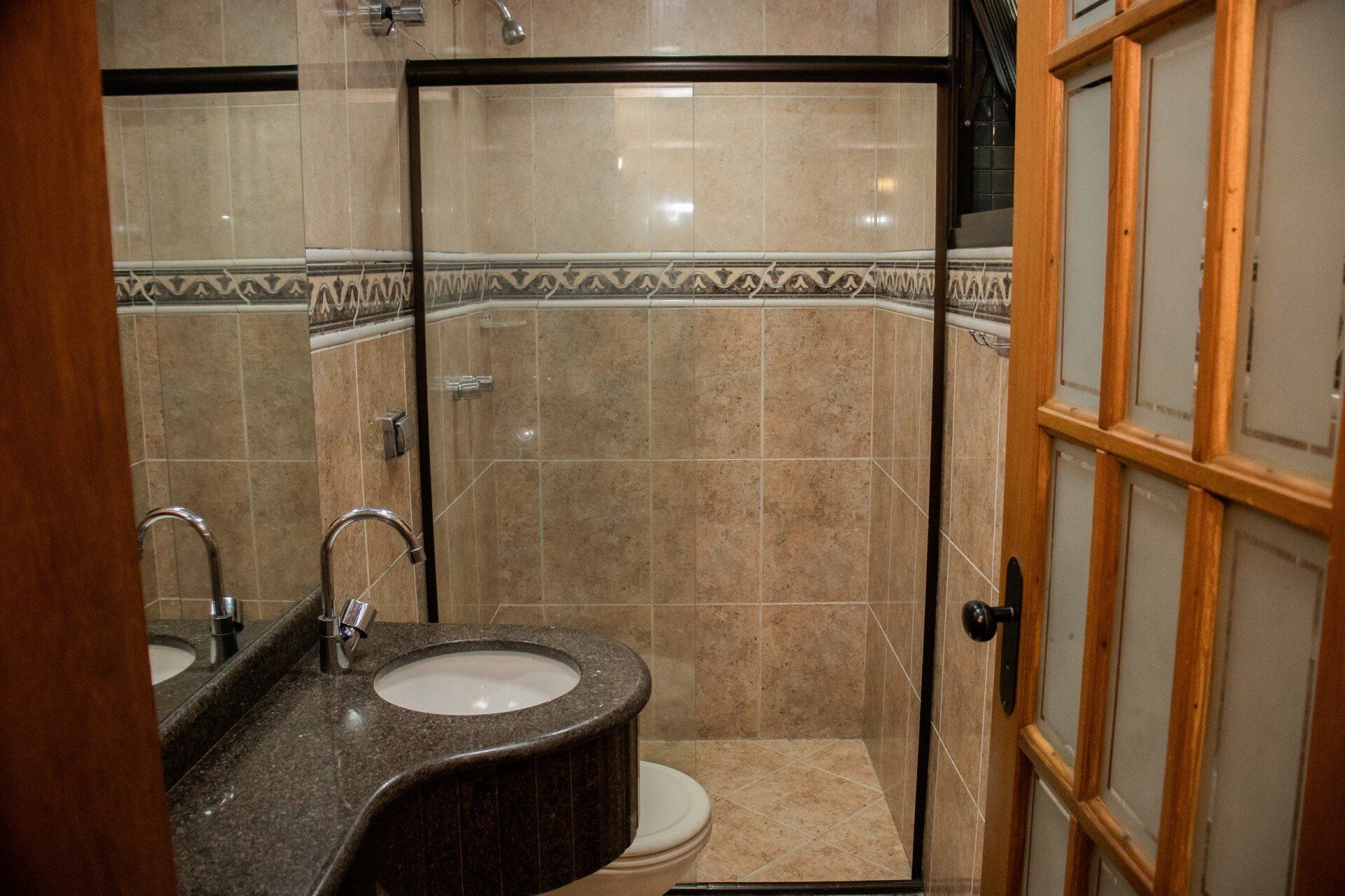 banheiro Villa's Hotel