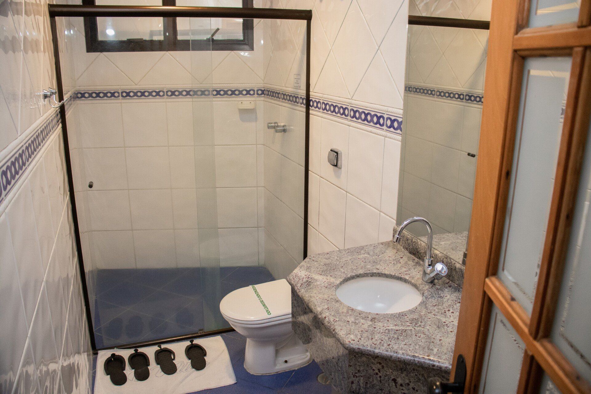 banheiro Villa's Hotel