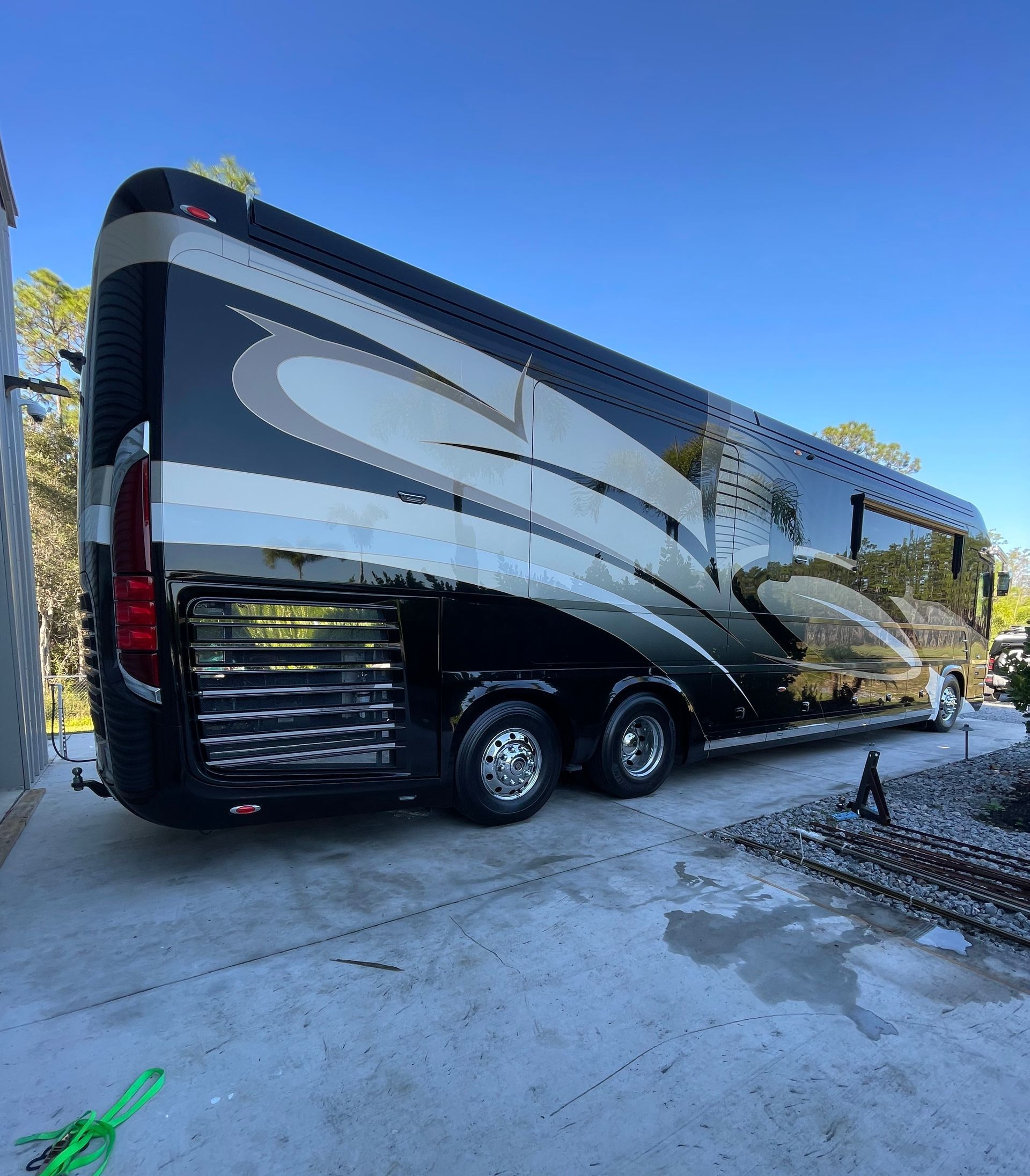 RV Detailing Services OXIDATION REMOVAL