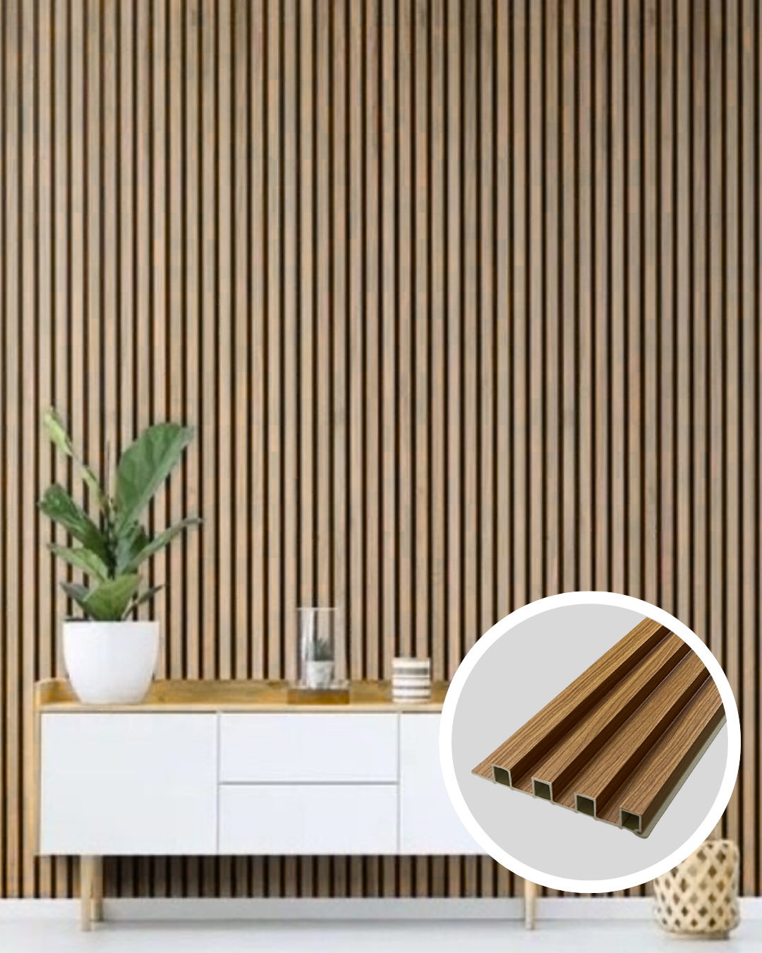 Pared de listones de madera detrás de un armario blanco, planta, vaso y pequeños objetos decorativos.