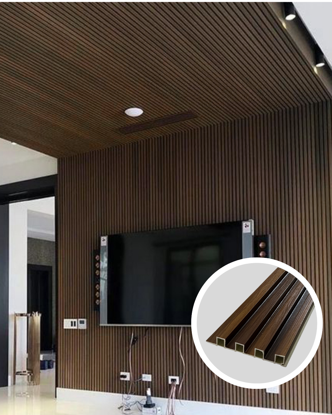 Techo y pared revestidos de madera con televisor montado,