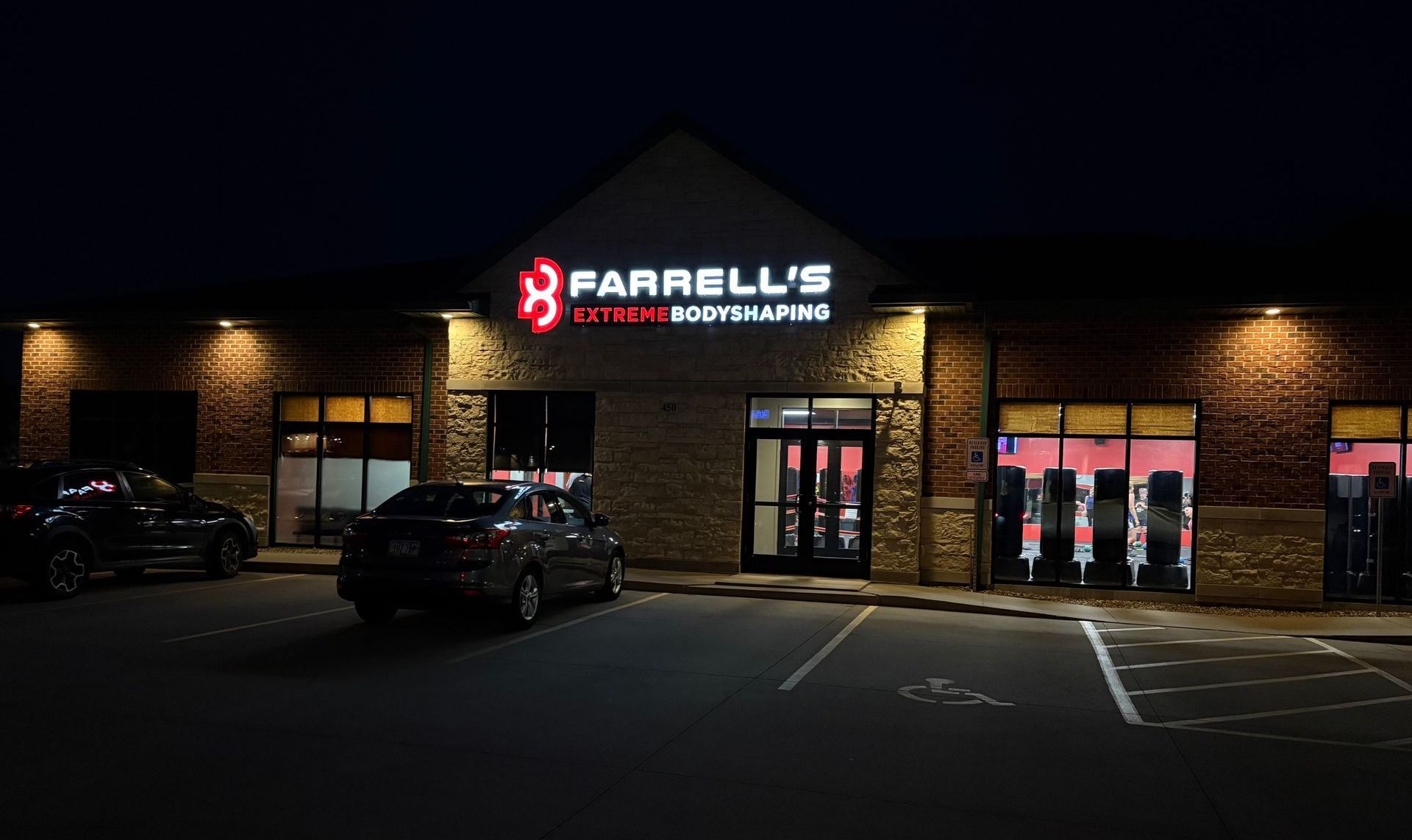 Farrell's Extreme Bodyshaping front entrance