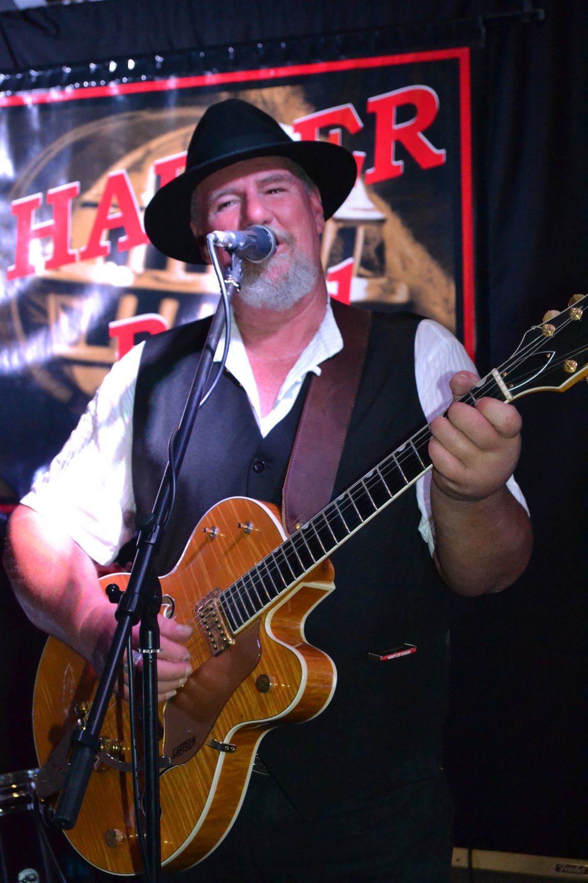 Paul Grainger playing at an event
