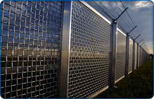 For security gates in Yealmpton call Spry's Fencing Ltd