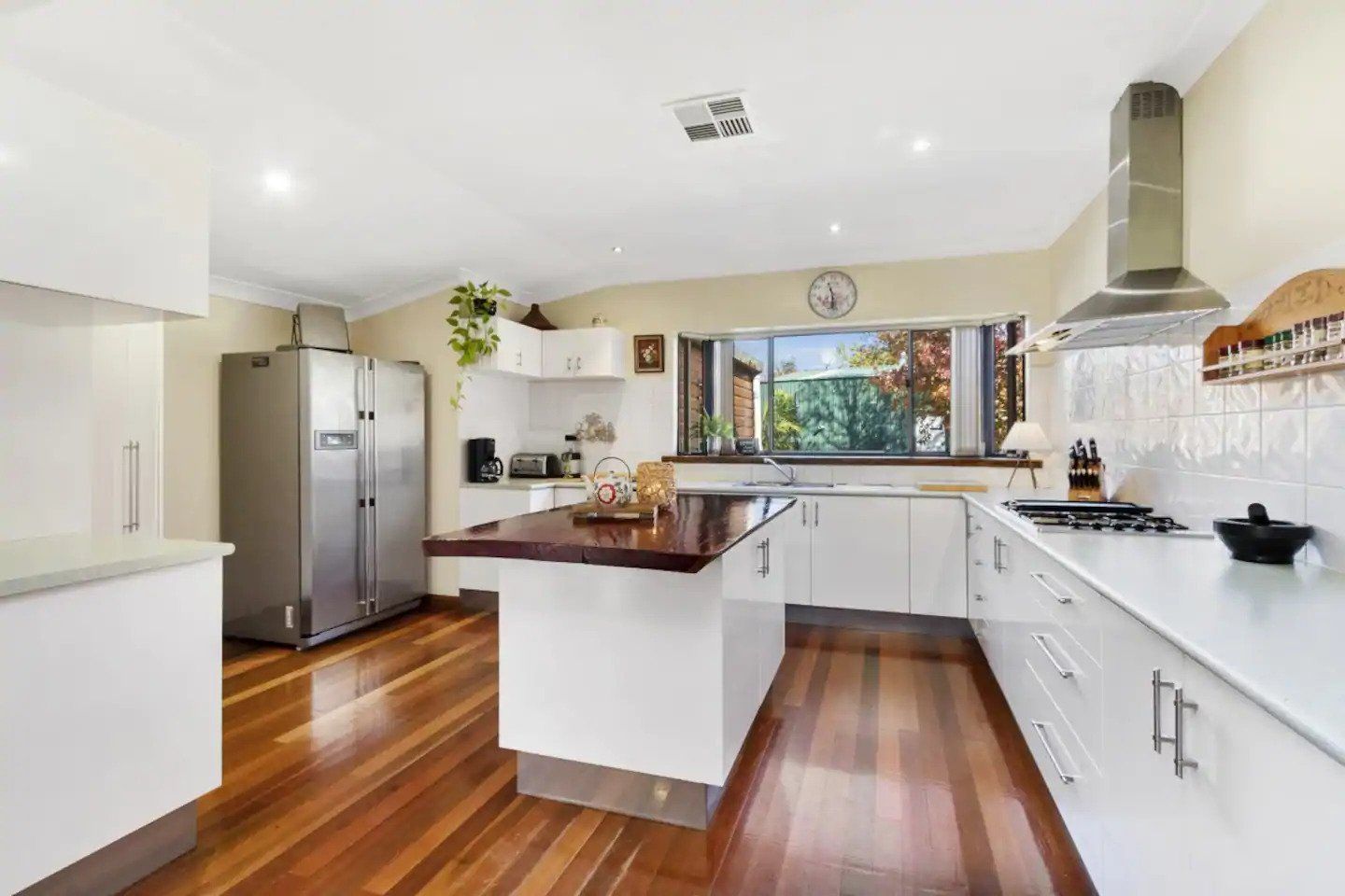 Evergreen House Kitchen — Guest House In Bilpin, NSW