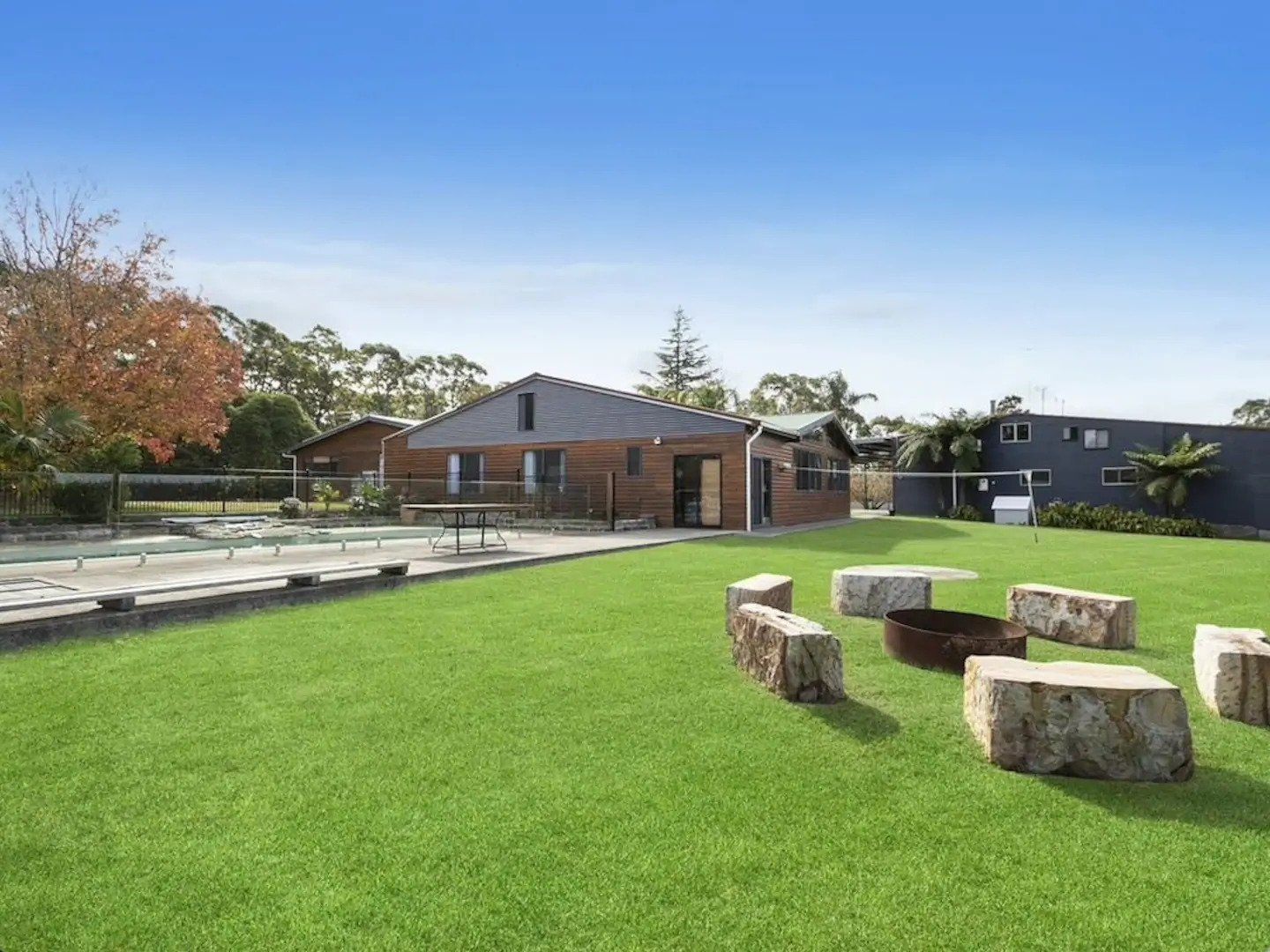 Outdoor Fire Pit — Guest House In Bilpin, NSW