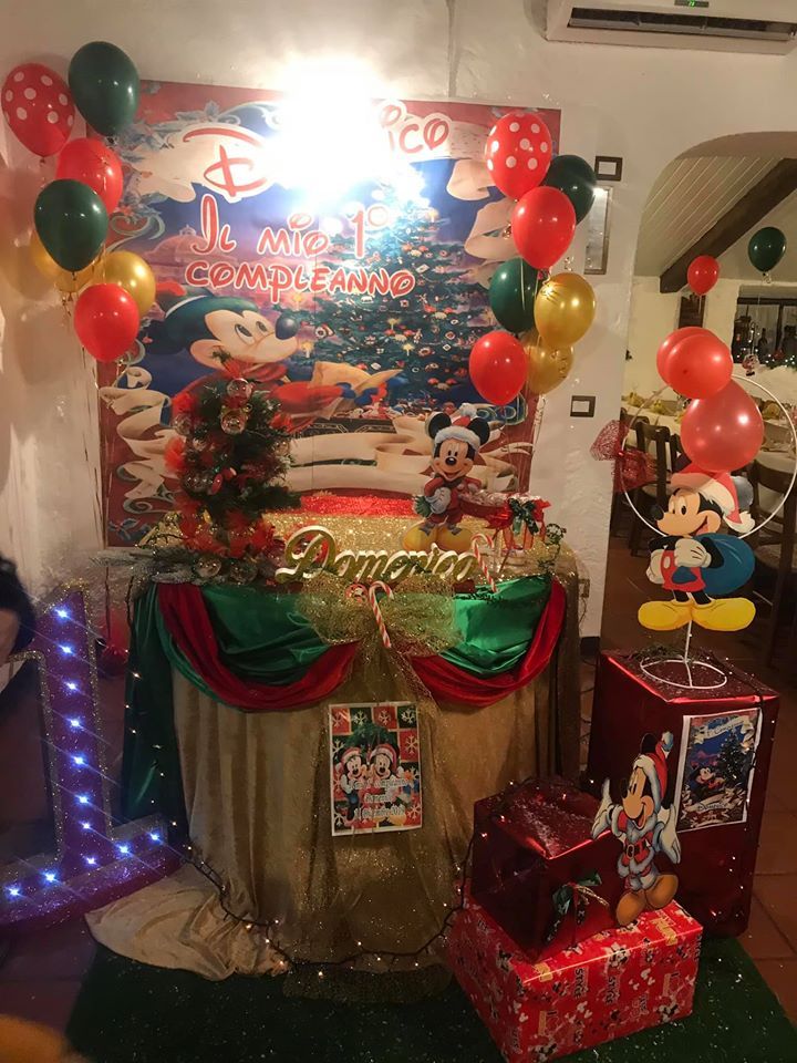 locale addobbato per festa di compleanno