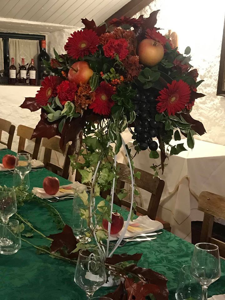 composizione floreale al centro tavola