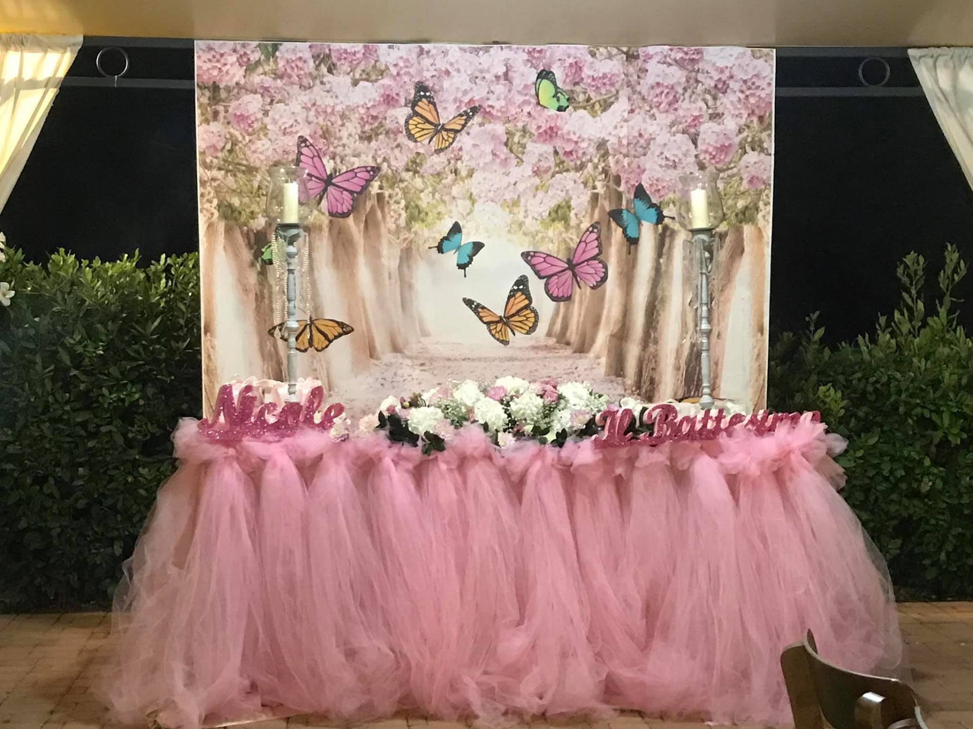 tavolo addobbato per trattenimento