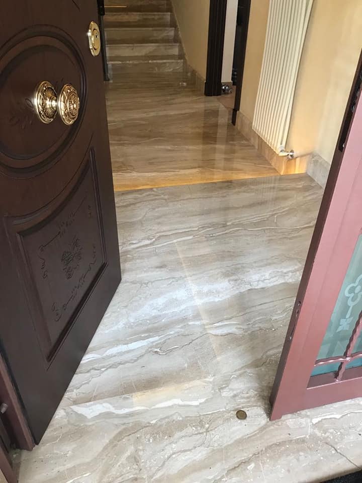 Pavimento di un'abitazione in marmo