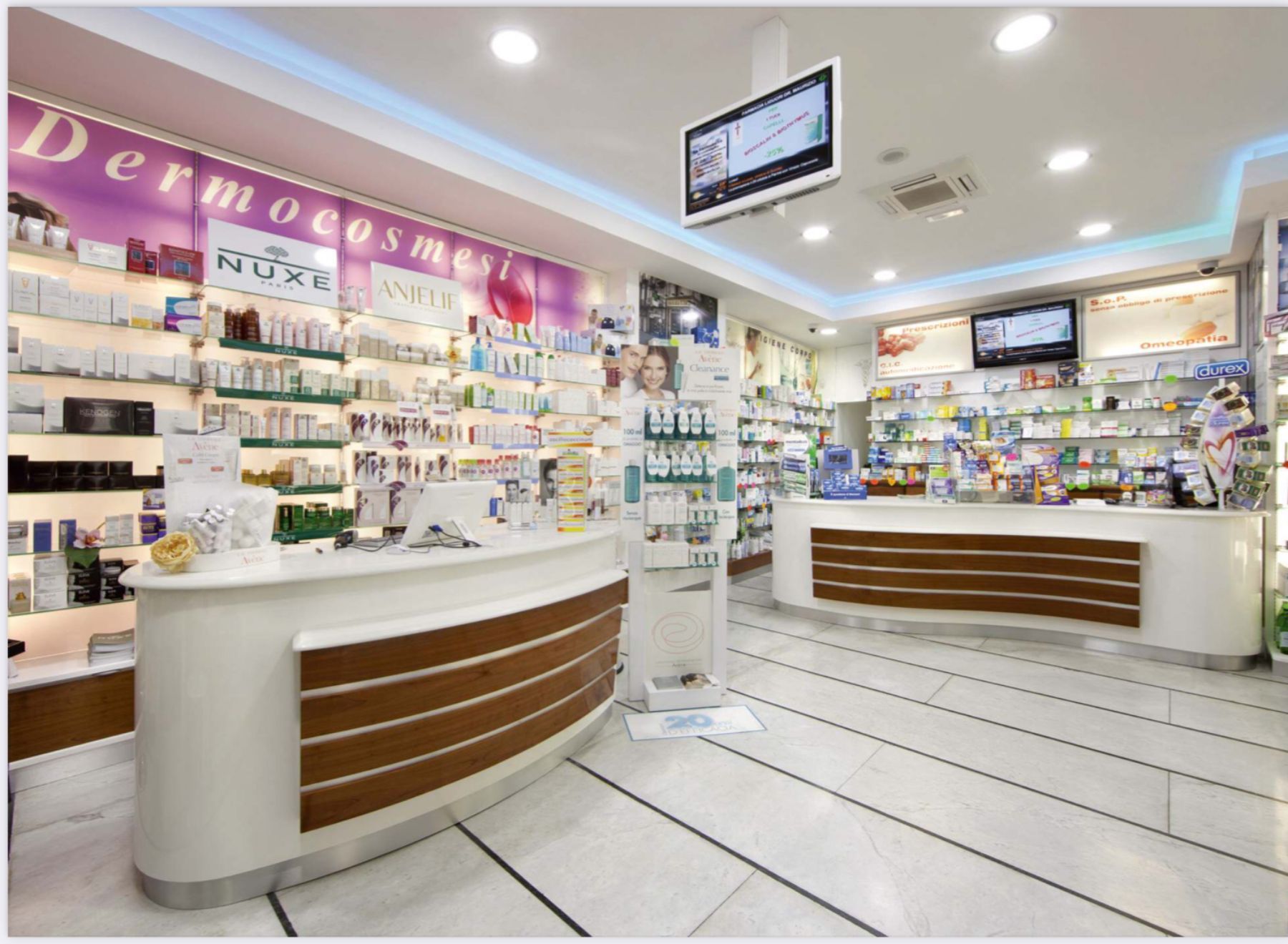 Pavimento in marmo bianco per farmacia