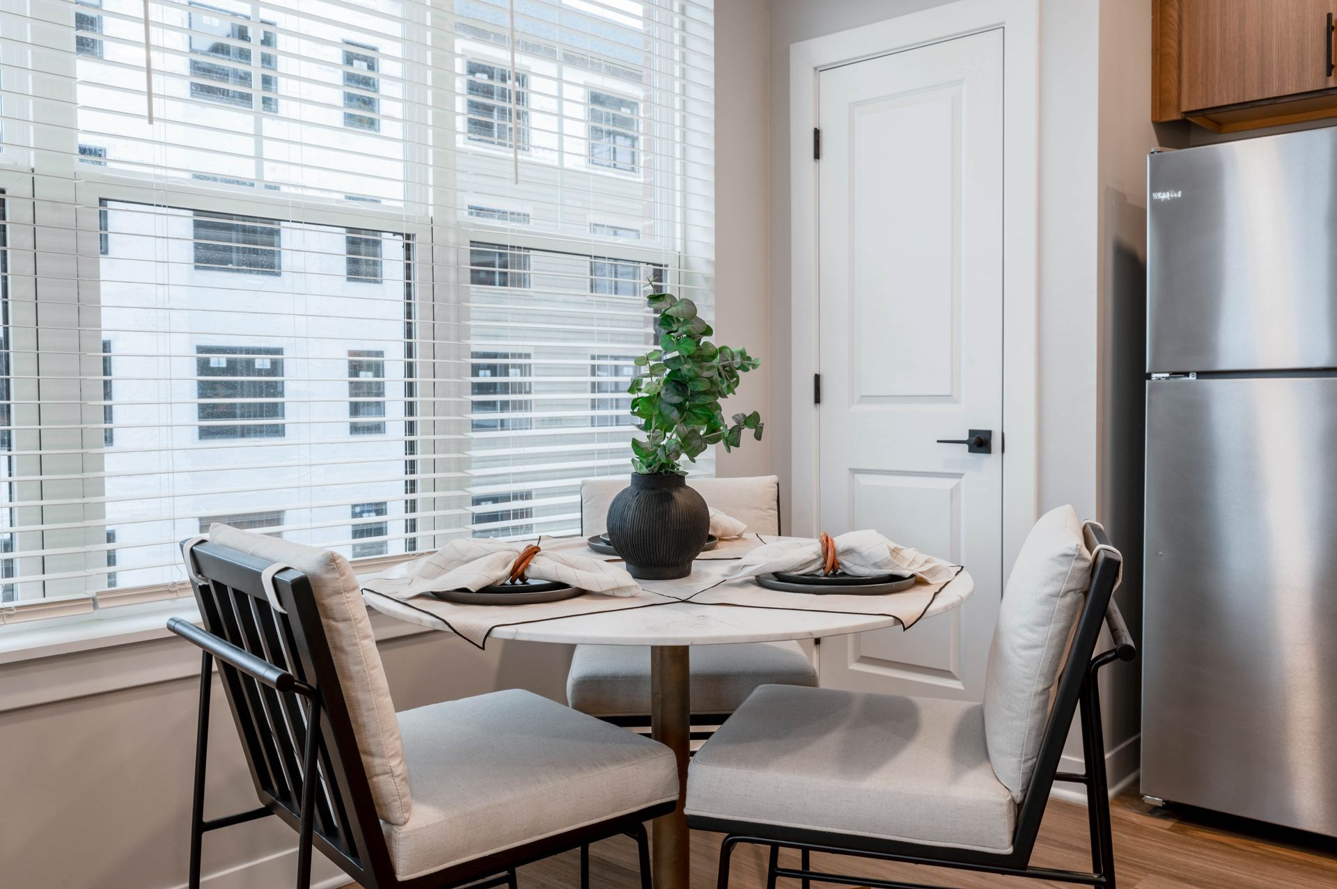 apartment dining room at Federal Hill in Noblesville, IN.