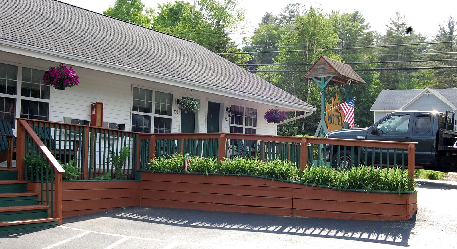 maple-leaf-motel