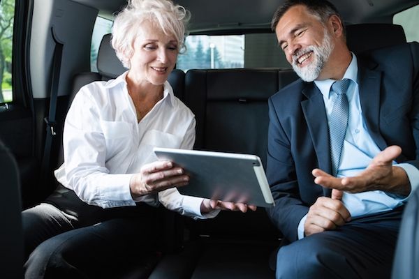 LAX Airport corporate limousine service to and from Santa Monica CA