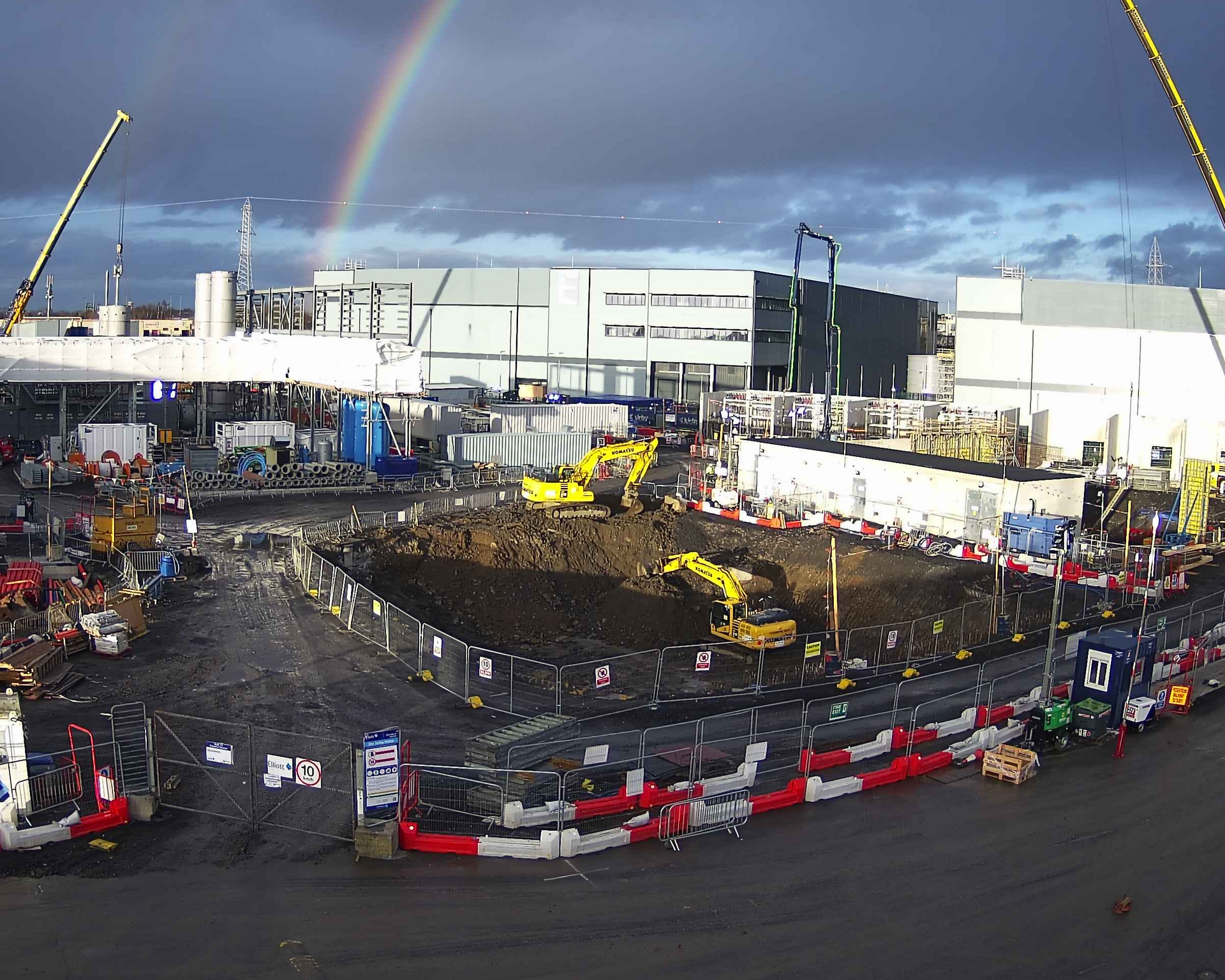 This warehouse image links to the construction management page
