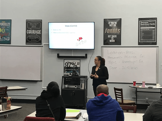 woman showing project2