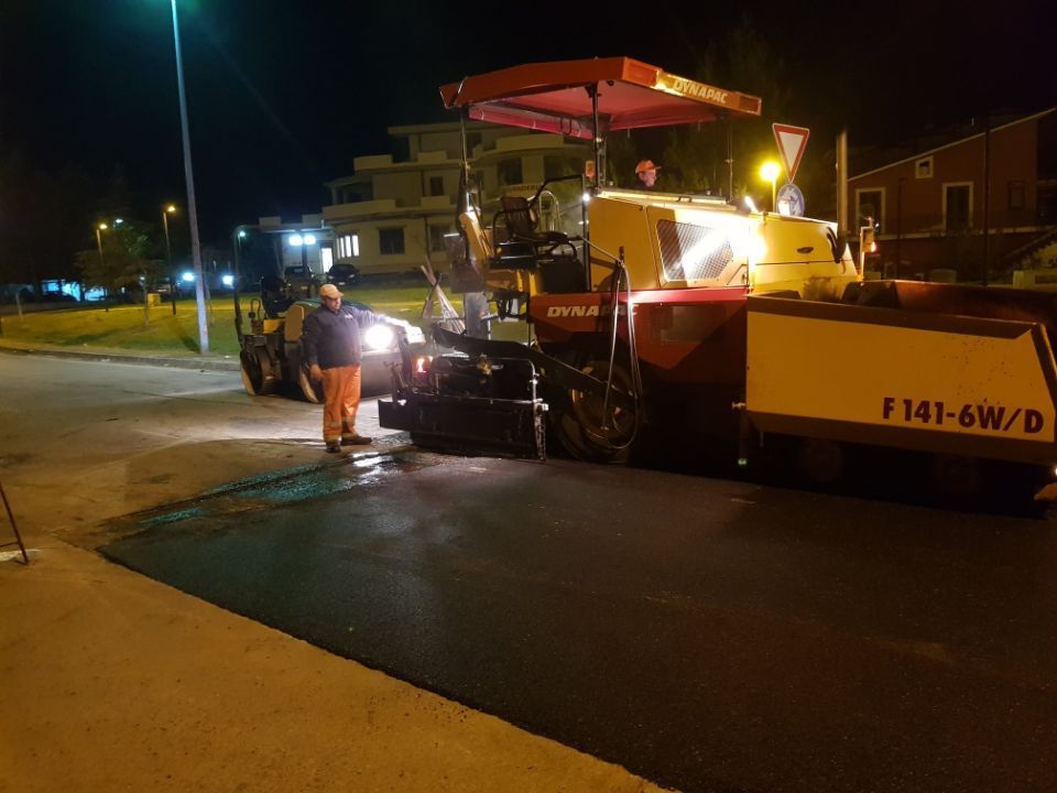 posa di pavimentazione stradale