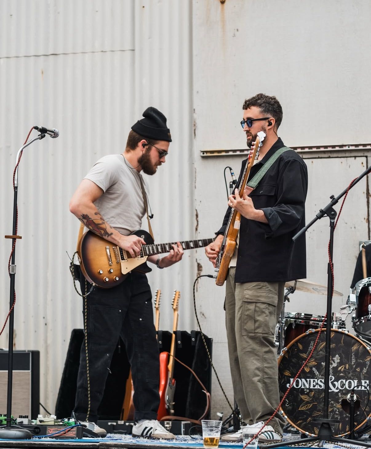 Live music with Travelin' Miles