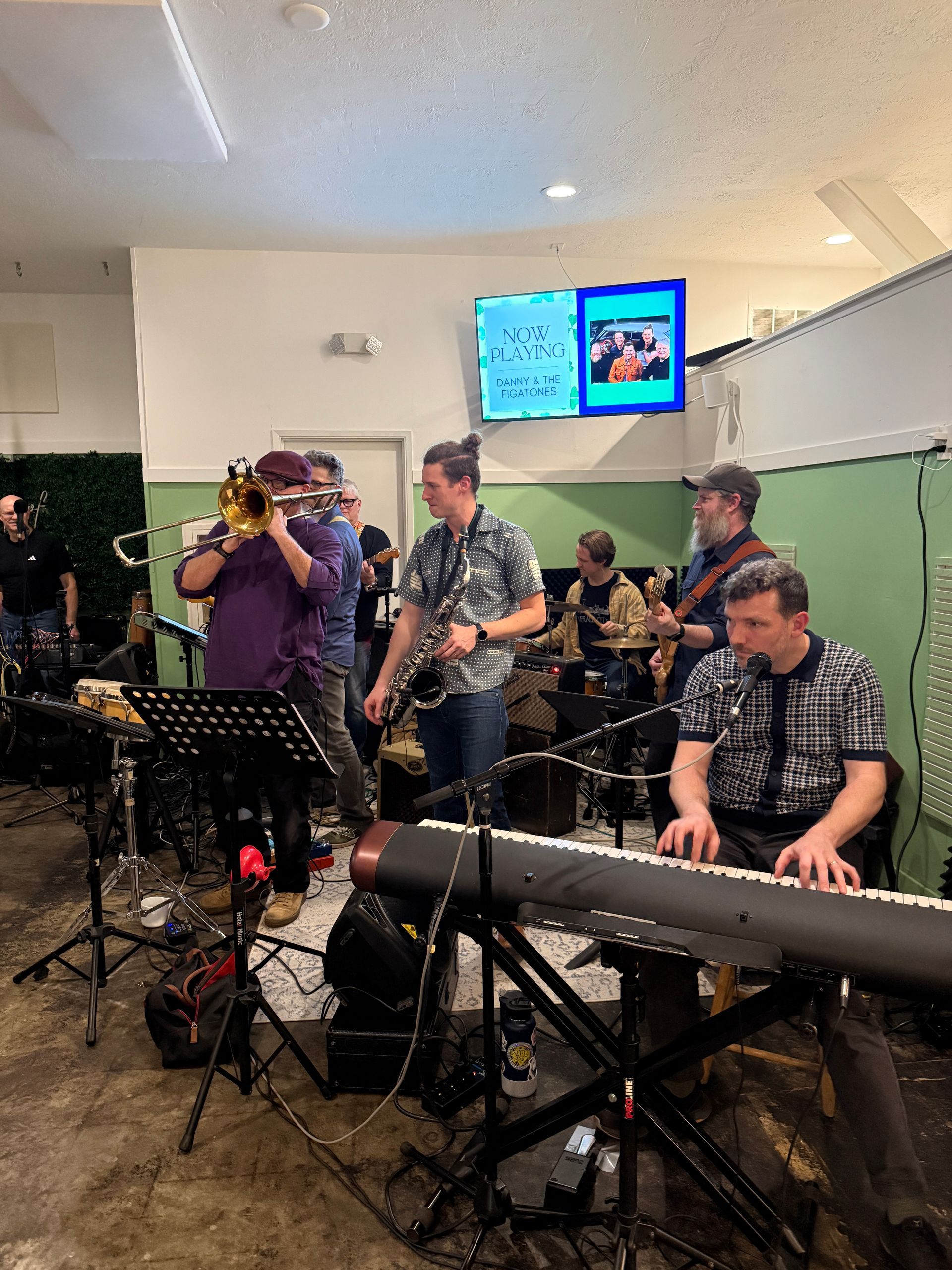 live music
