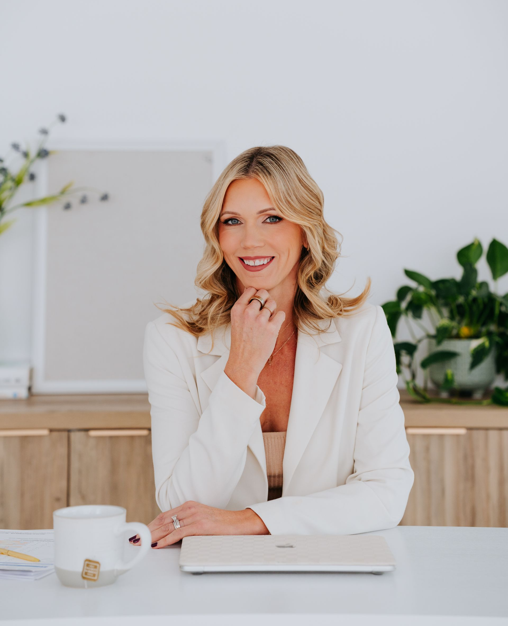 Live music with Travelin' Miles