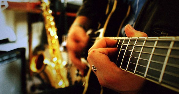 Live music with Travelin' Miles