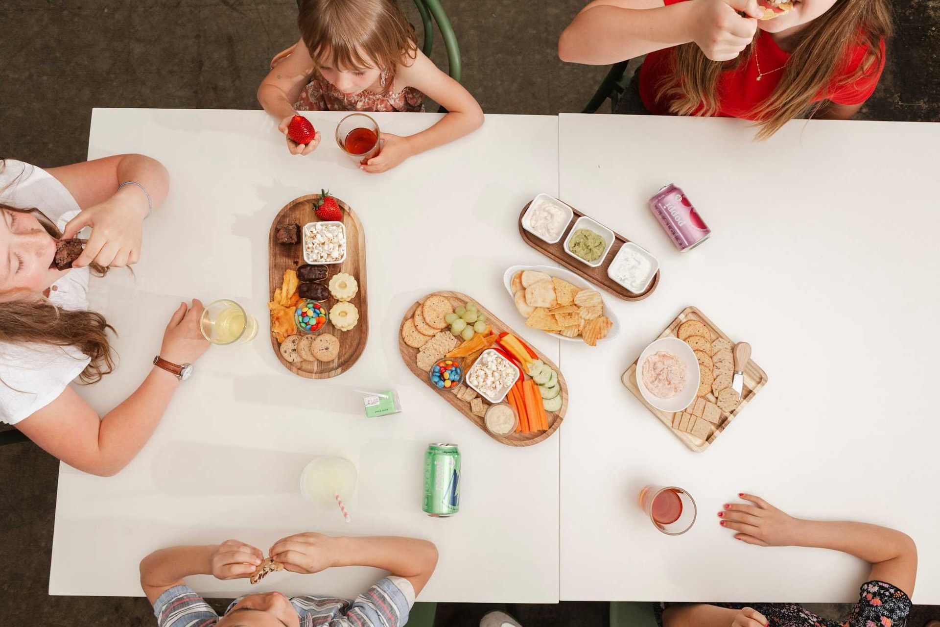 Live music with Travelin' Miles