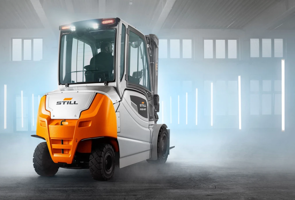 Forklift rental machine in a warehouse setting for Germiston businesses.